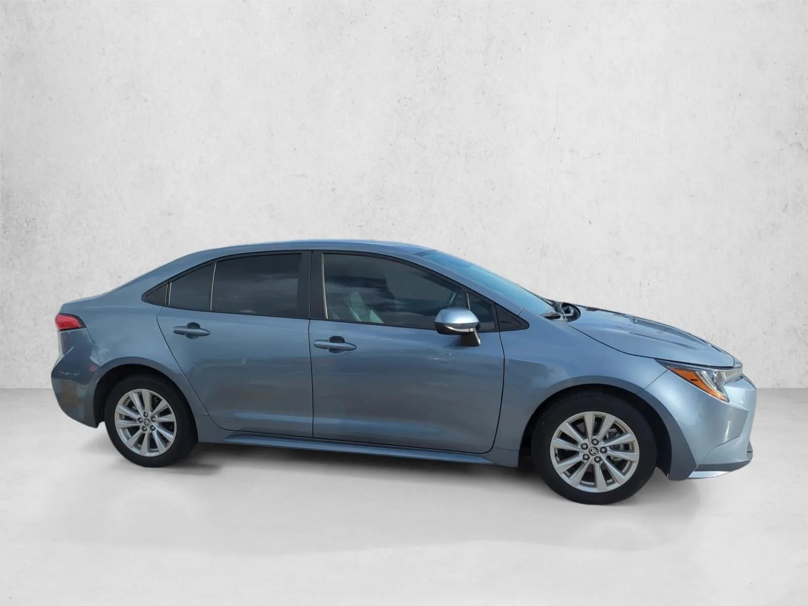 2024 Toyota Corolla LE CVT (Natl) photo 4