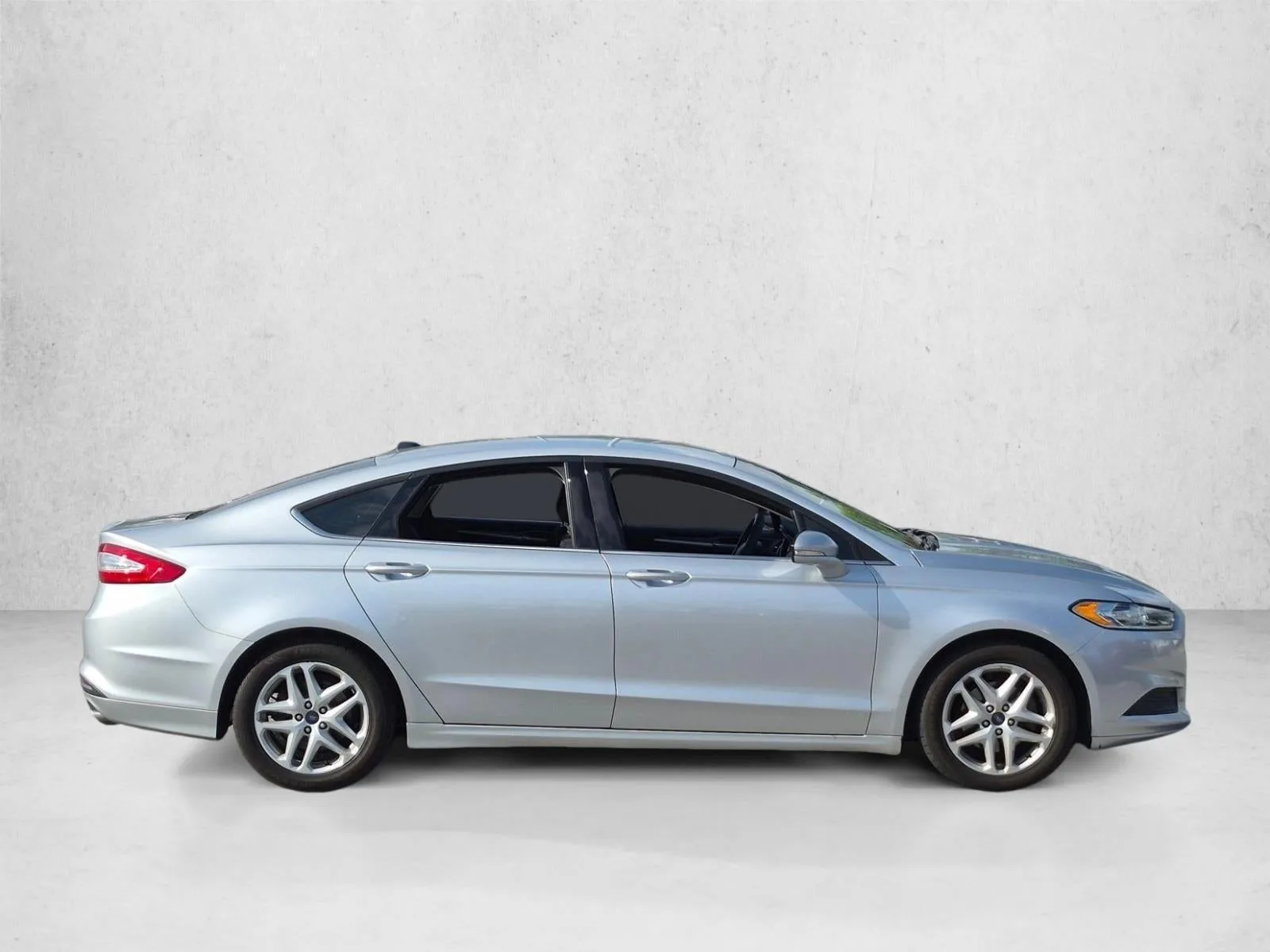 2016 Ford Fusion 4dr Sdn SE FWD photo 4