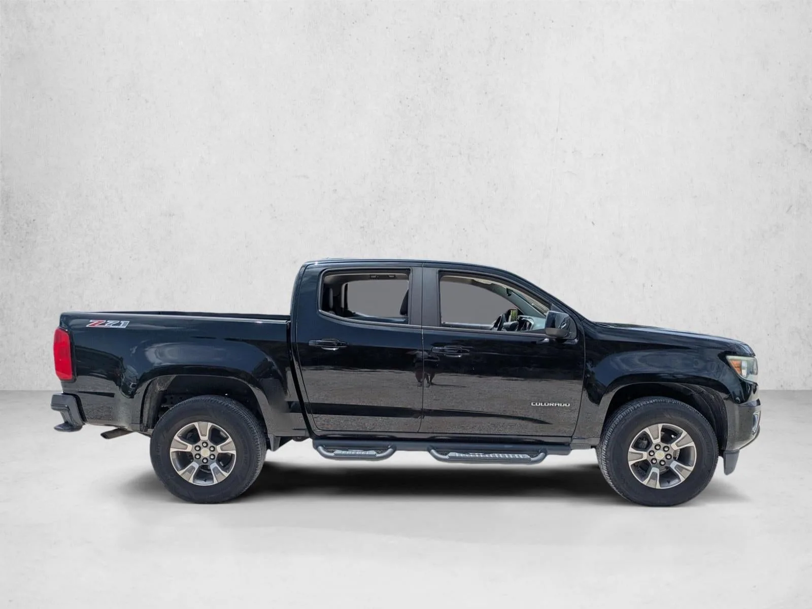 2017 Chevrolet Colorado Crew Cab Short Box 4-Wheel Drive Z71 photo 4
