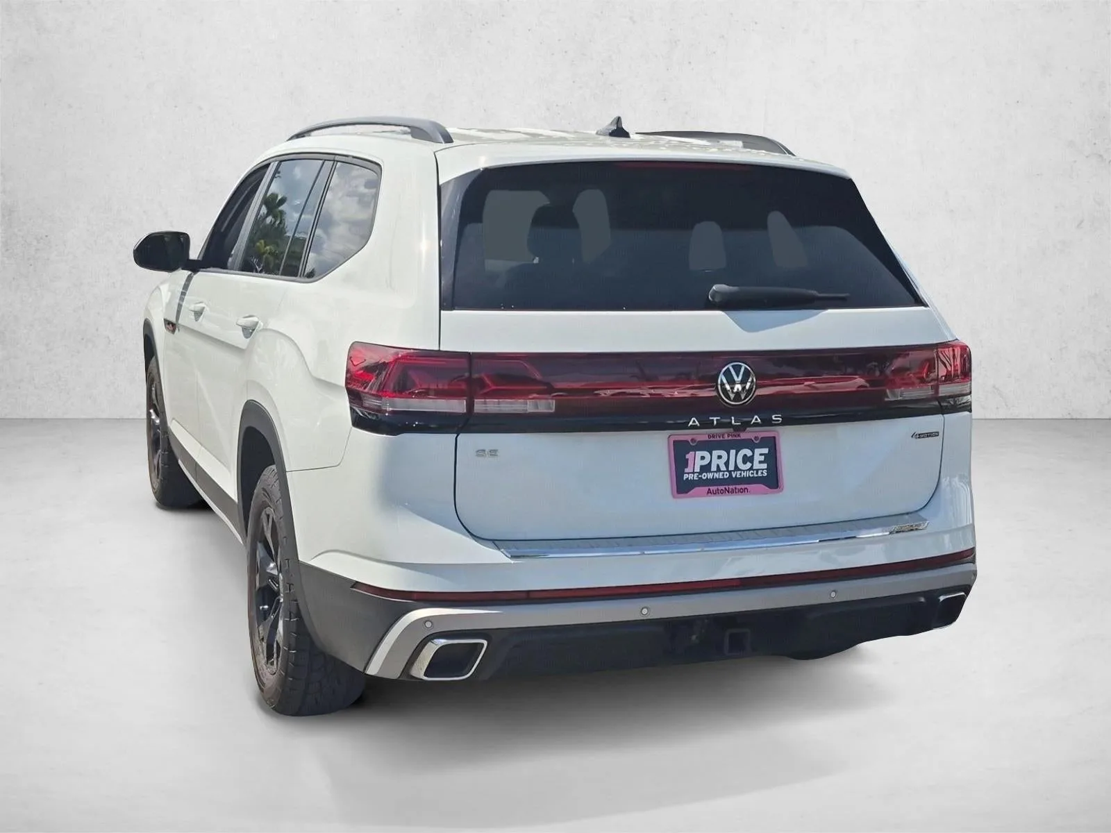 2024 Volkswagen Atlas 2.0T Peak Edition SE w/Technology photo 8