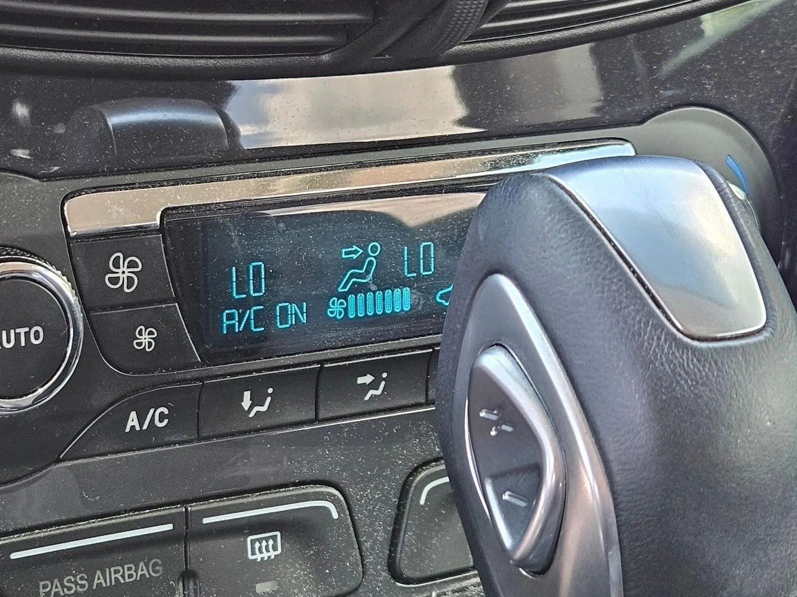 2013 Ford Escape FWD 4dr Titanium photo 12