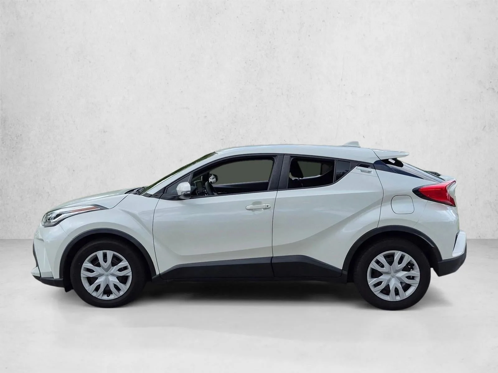 2020 Toyota C-HR LE FWD (Natl) photo 4
