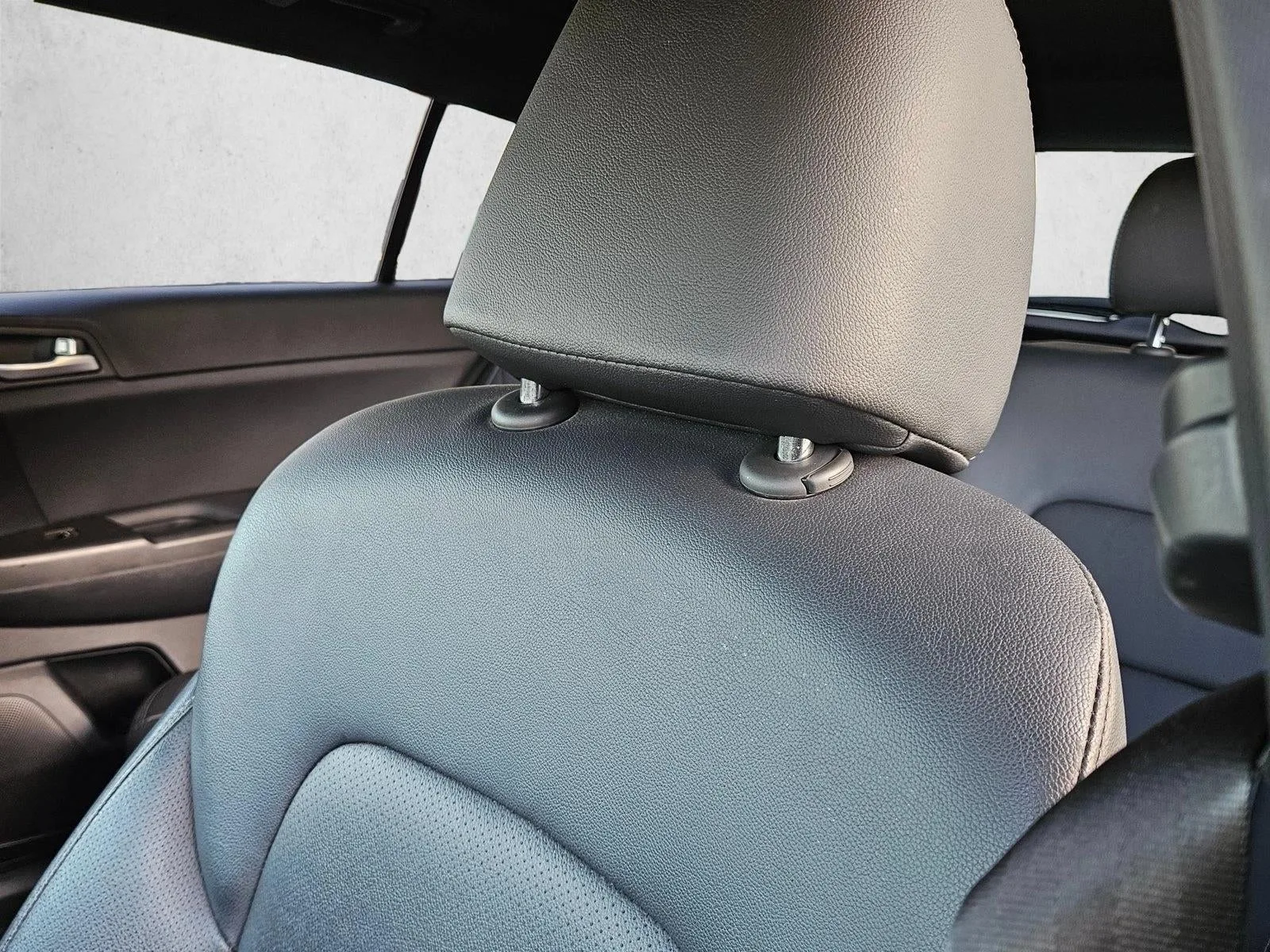 2022 Kia Sportage Nightfall AWD photo 11