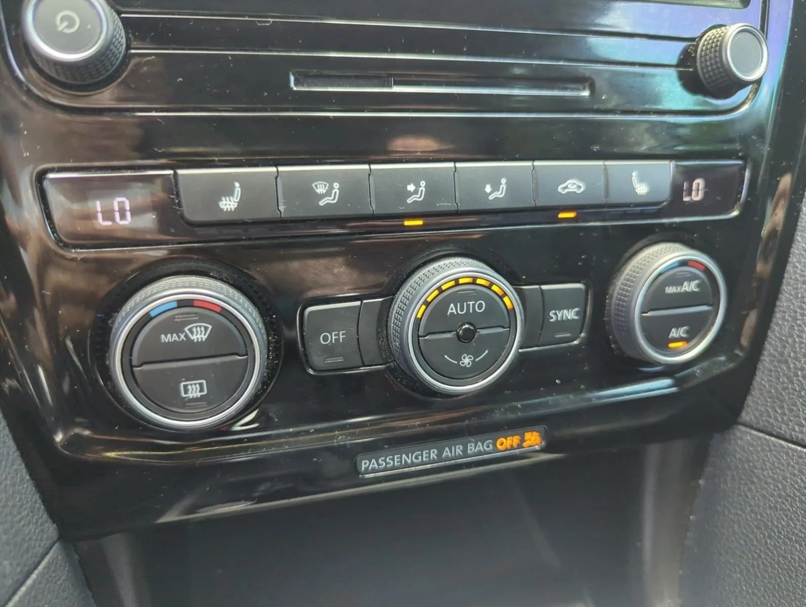 2022 Volkswagen Passat 2.0T SE photo 12