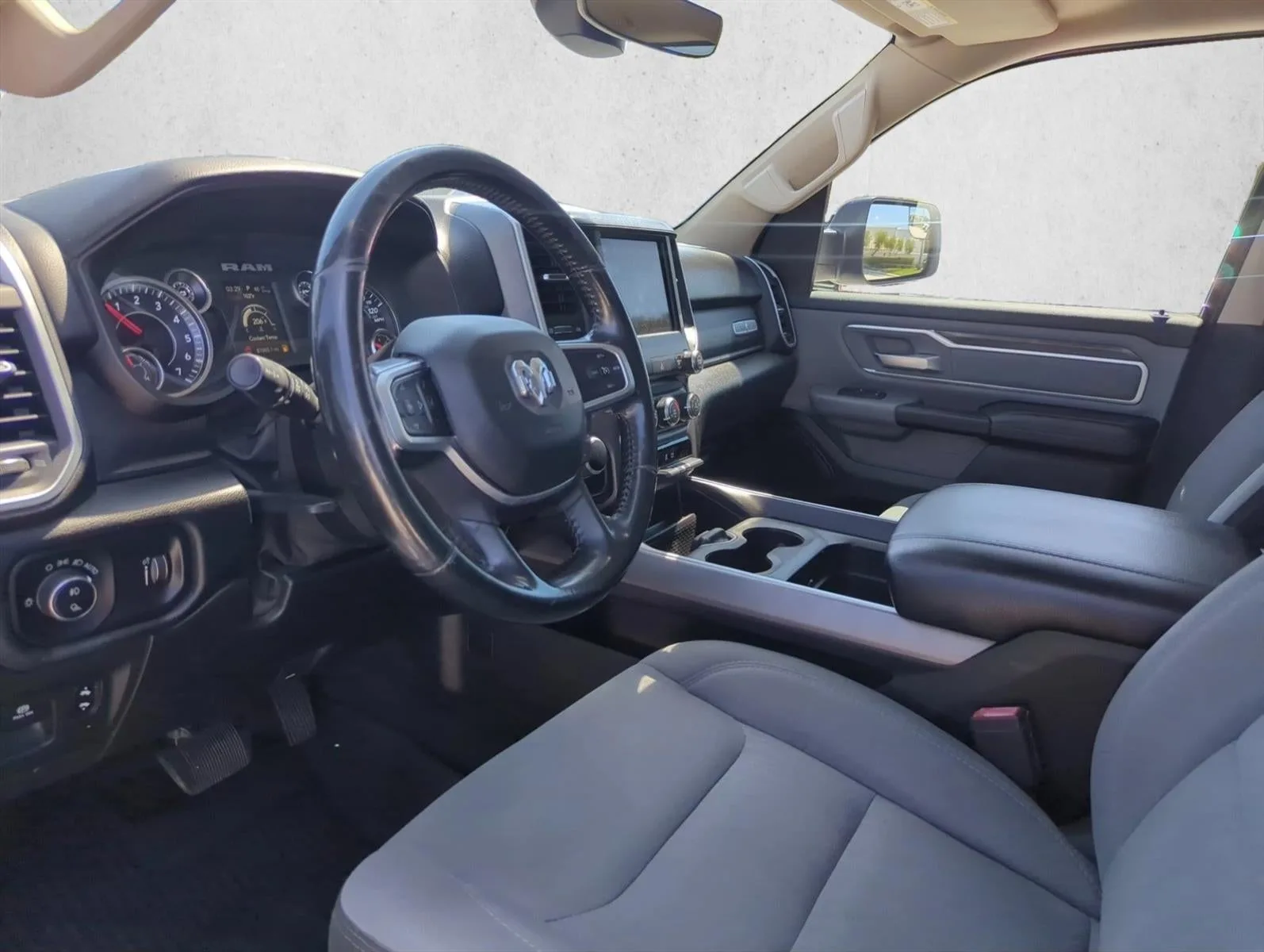 2020 RAM 1500 Lone Star 4x2 Crew Cab 5'7" Box photo 5