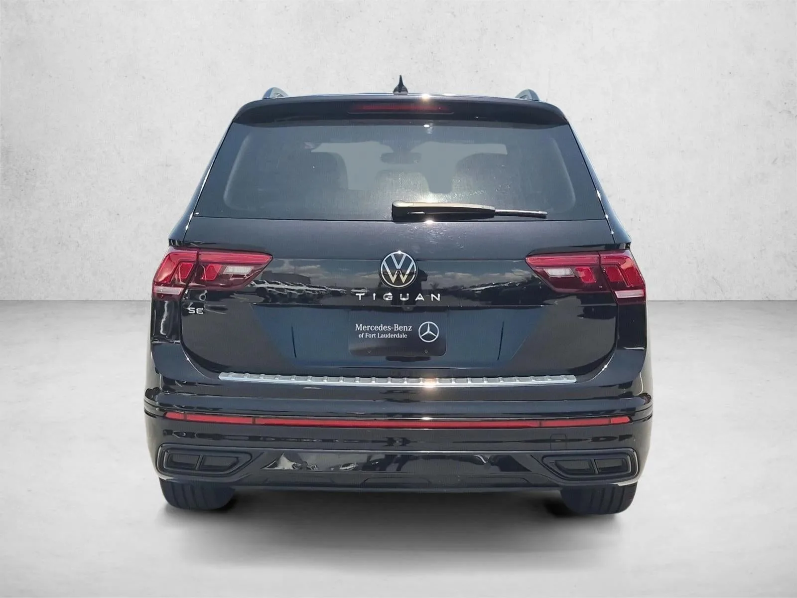2022 Volkswagen Tiguan 2.0T SE R-Line Black FWD photo 7