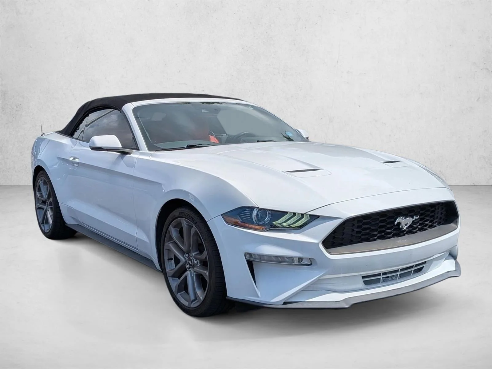2018 Ford Mustang EcoBoost Premium Convertible photo 4
