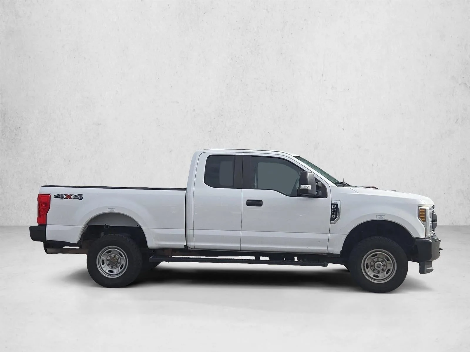 2019 Ford Super Duty F-250 SRW XL 4WD SuperCab 6.75' Box photo 4