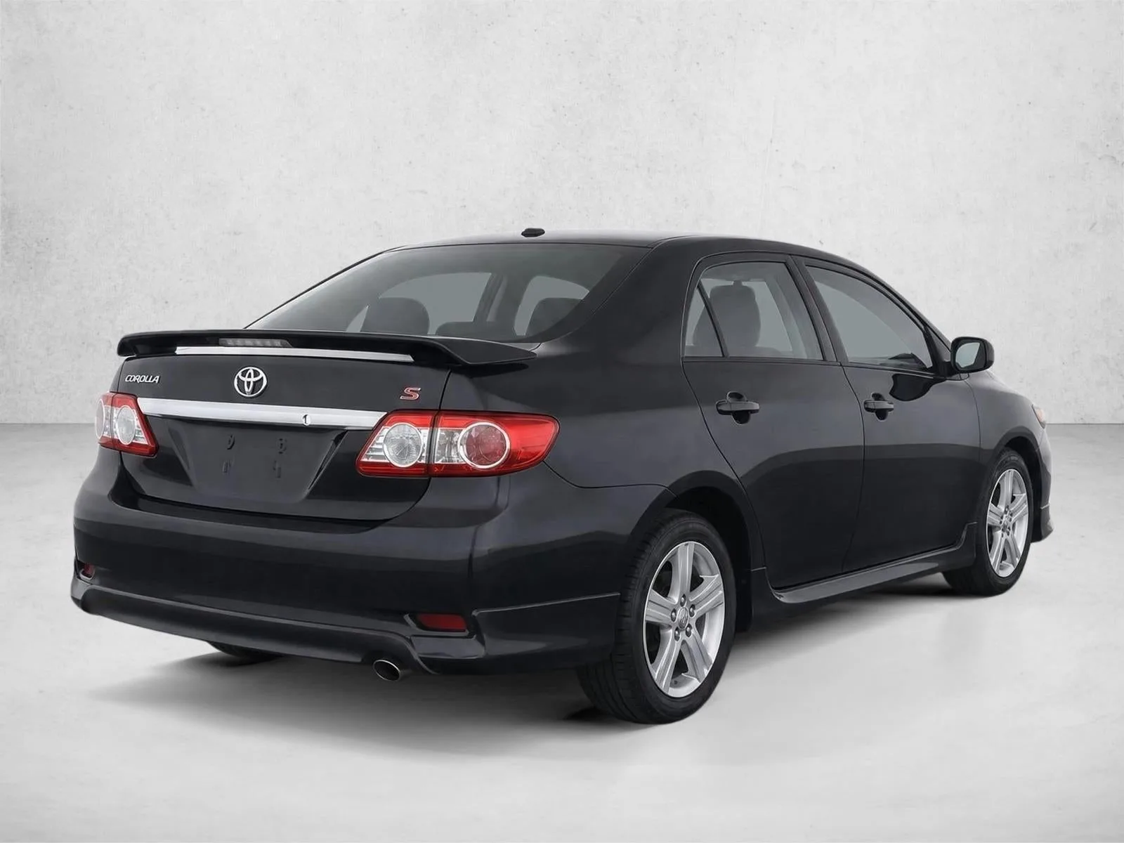 2013 Toyota Corolla 4dr Sdn Auto S (Natl) photo 7