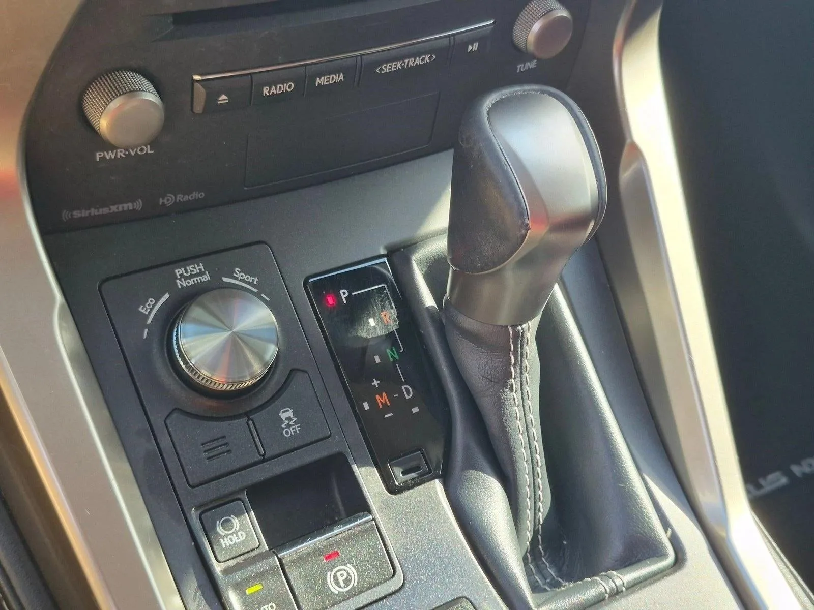 2020 Lexus NX 300 photo 4