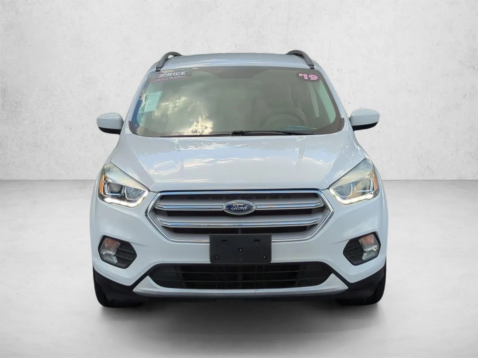 2019 Ford Escape SEL FWD photo 2