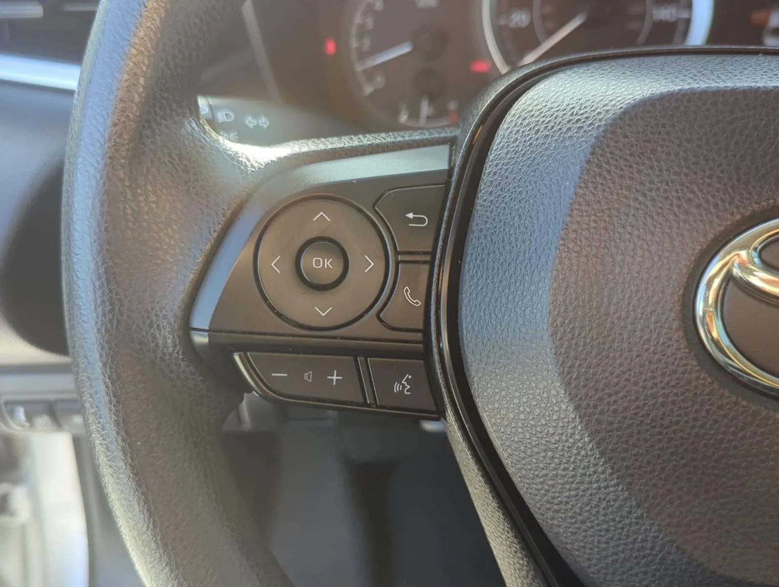 2022 Toyota Corolla LE CVT (Natl) photo 11