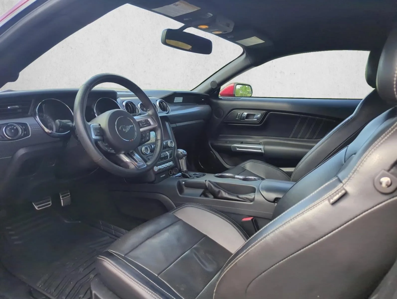2017 Ford Mustang EcoBoost Premium Fastback photo 8