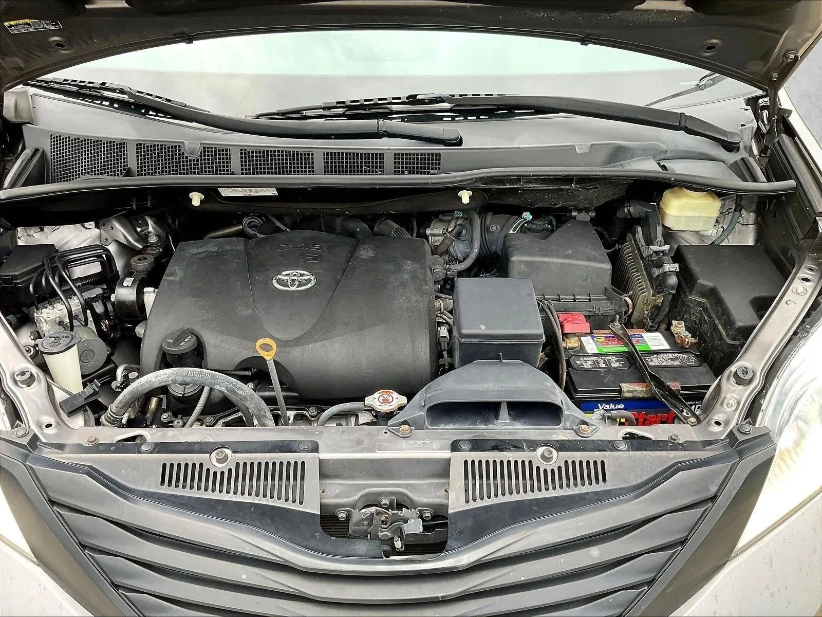 2017 Toyota Sienna L FWD 7-Passenger (Natl) photo 11