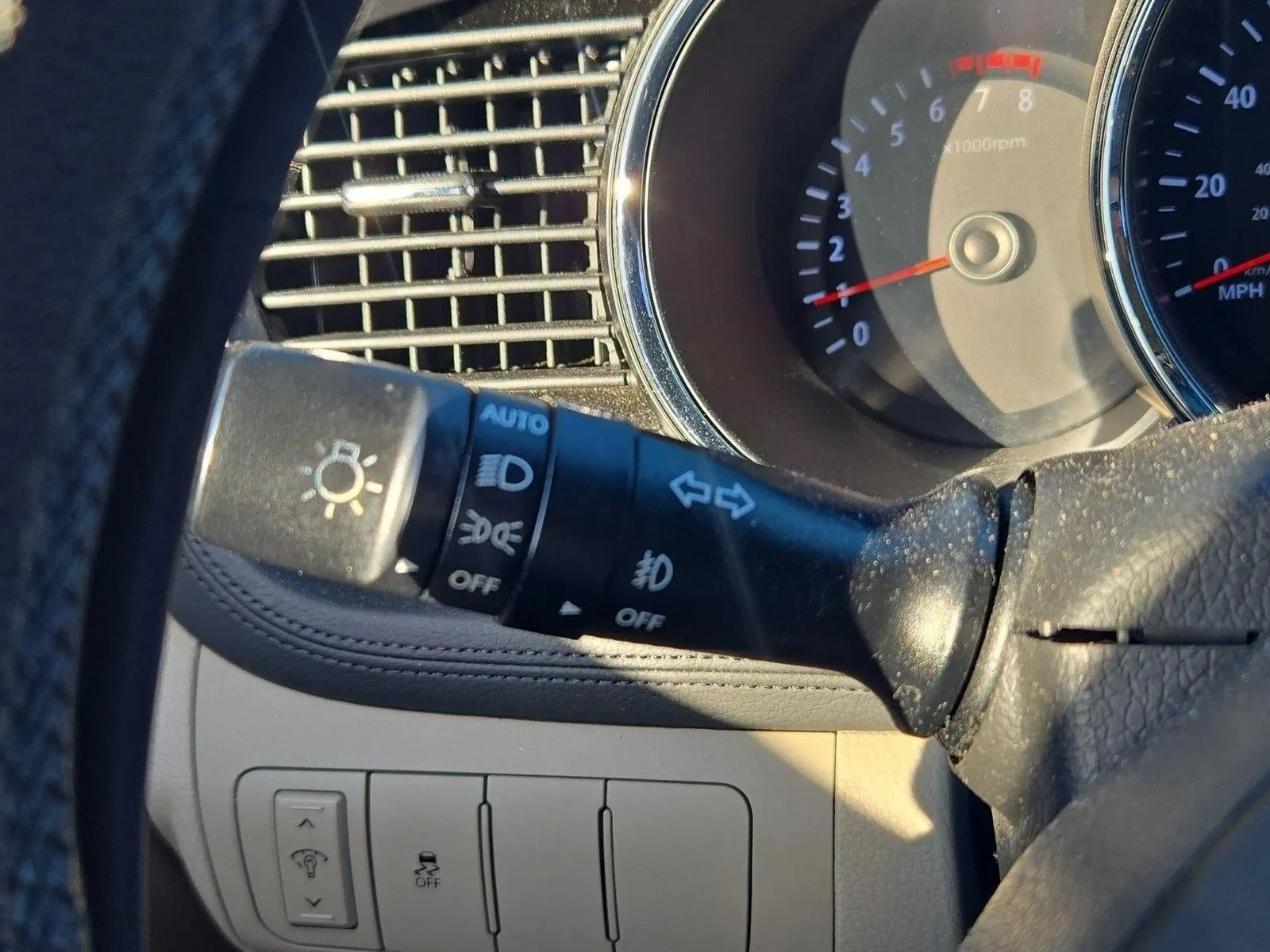 2011 Kia Optima EX photo 12