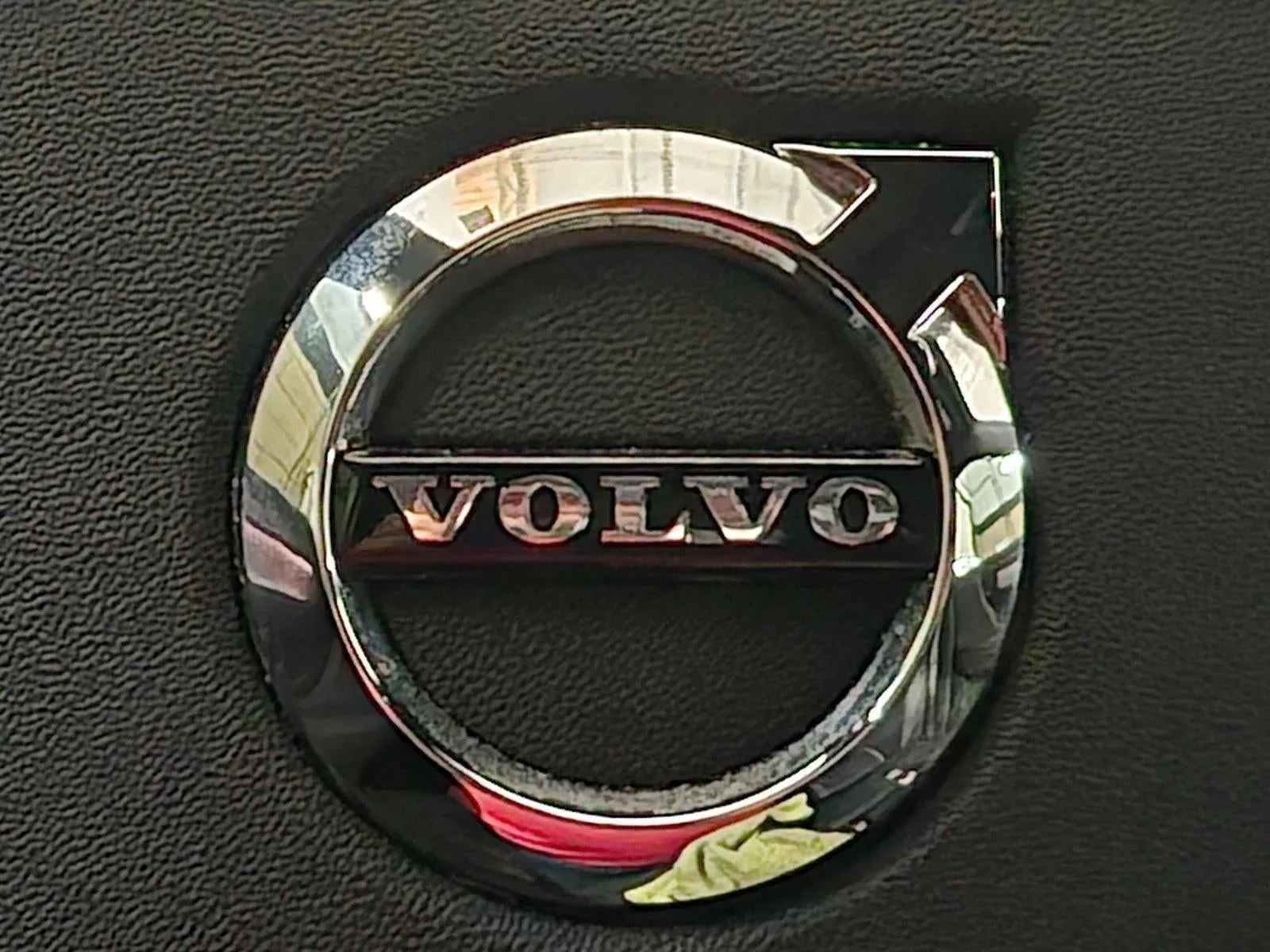 2022 Volvo XC40 T5 AWD R-Design photo 9