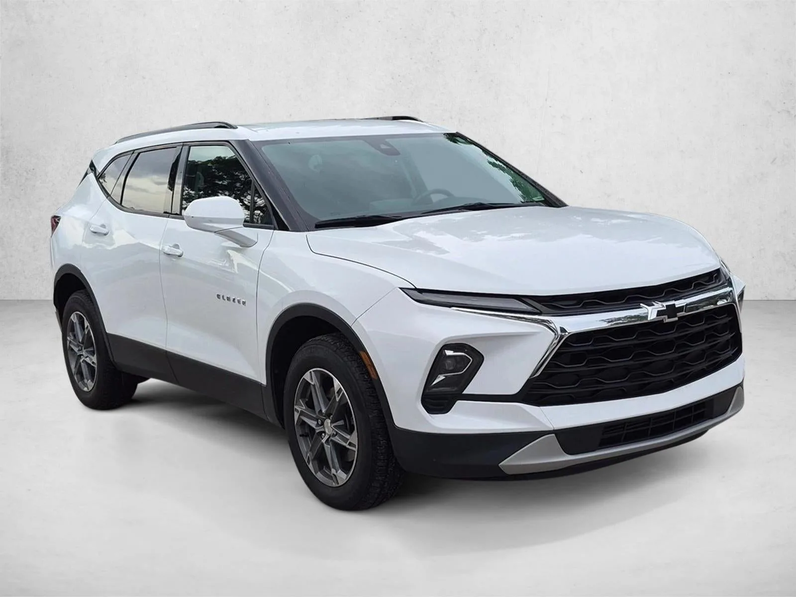 2023 Chevrolet Blazer LT photo 3