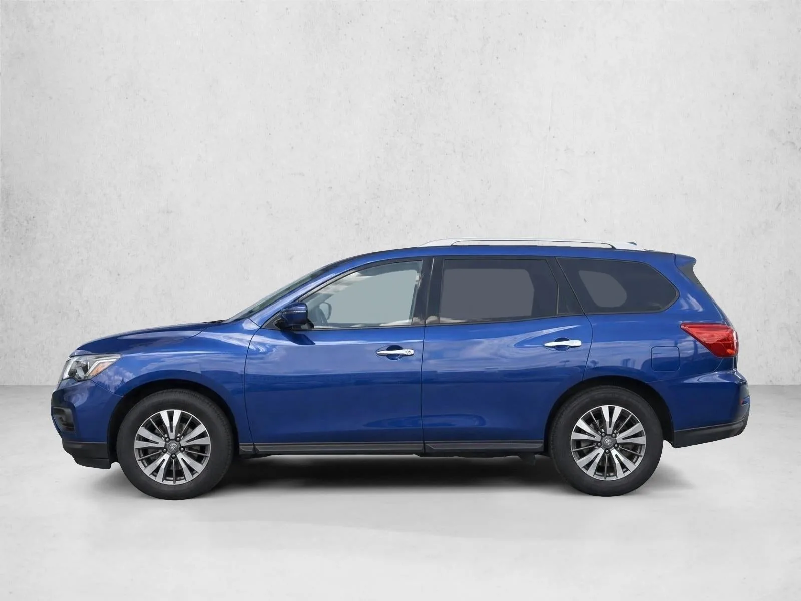 2020 Nissan Pathfinder FWD SV photo 4