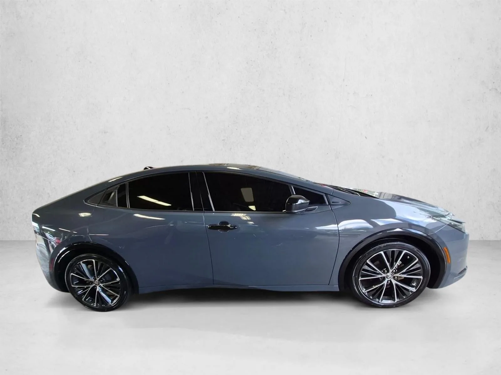 2024 Toyota Prius XLE photo 4