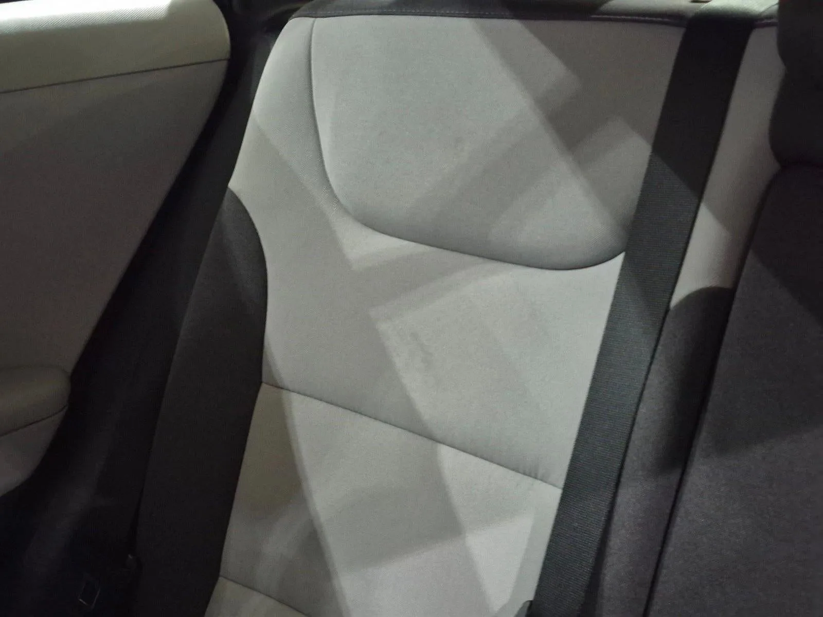 2020 Hyundai IONIQ Hybrid SEL Hatchback photo 9