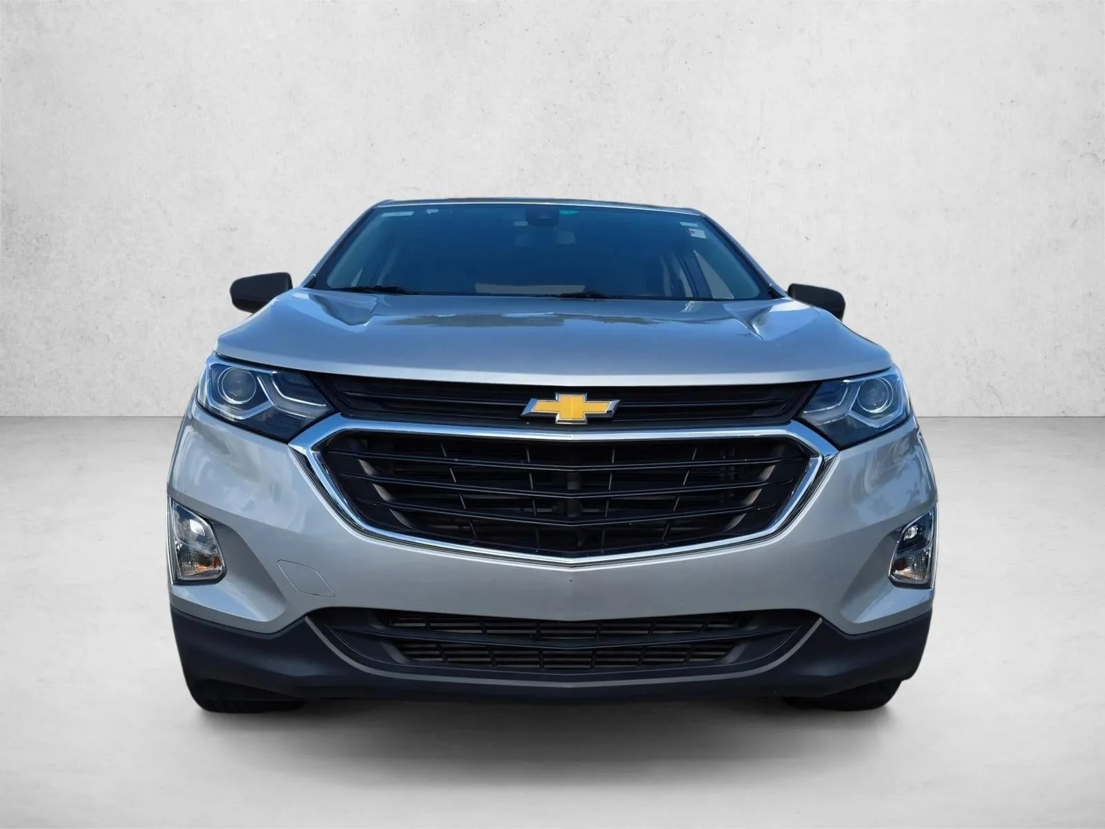2021 Chevrolet Equinox FWD LS photo 2