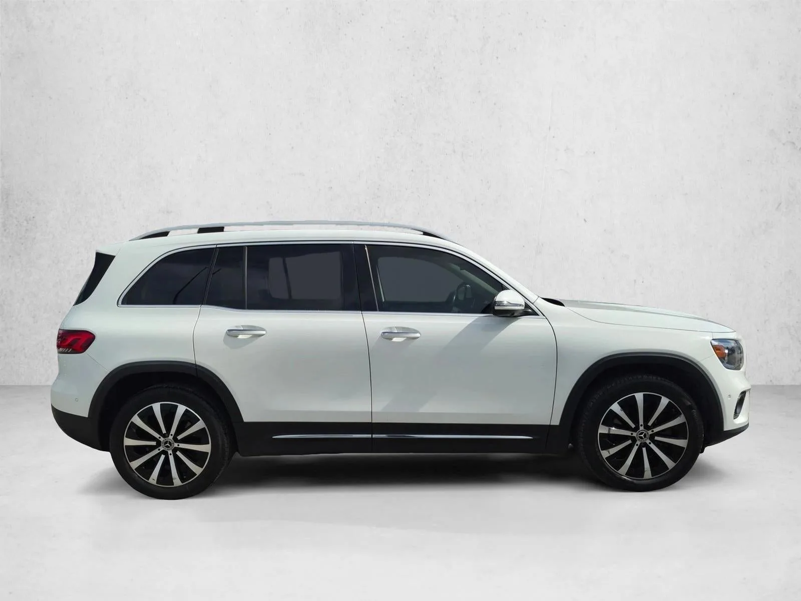 2022 Mercedes-Benz GLB GLB 250 4MATIC® SUV photo 4