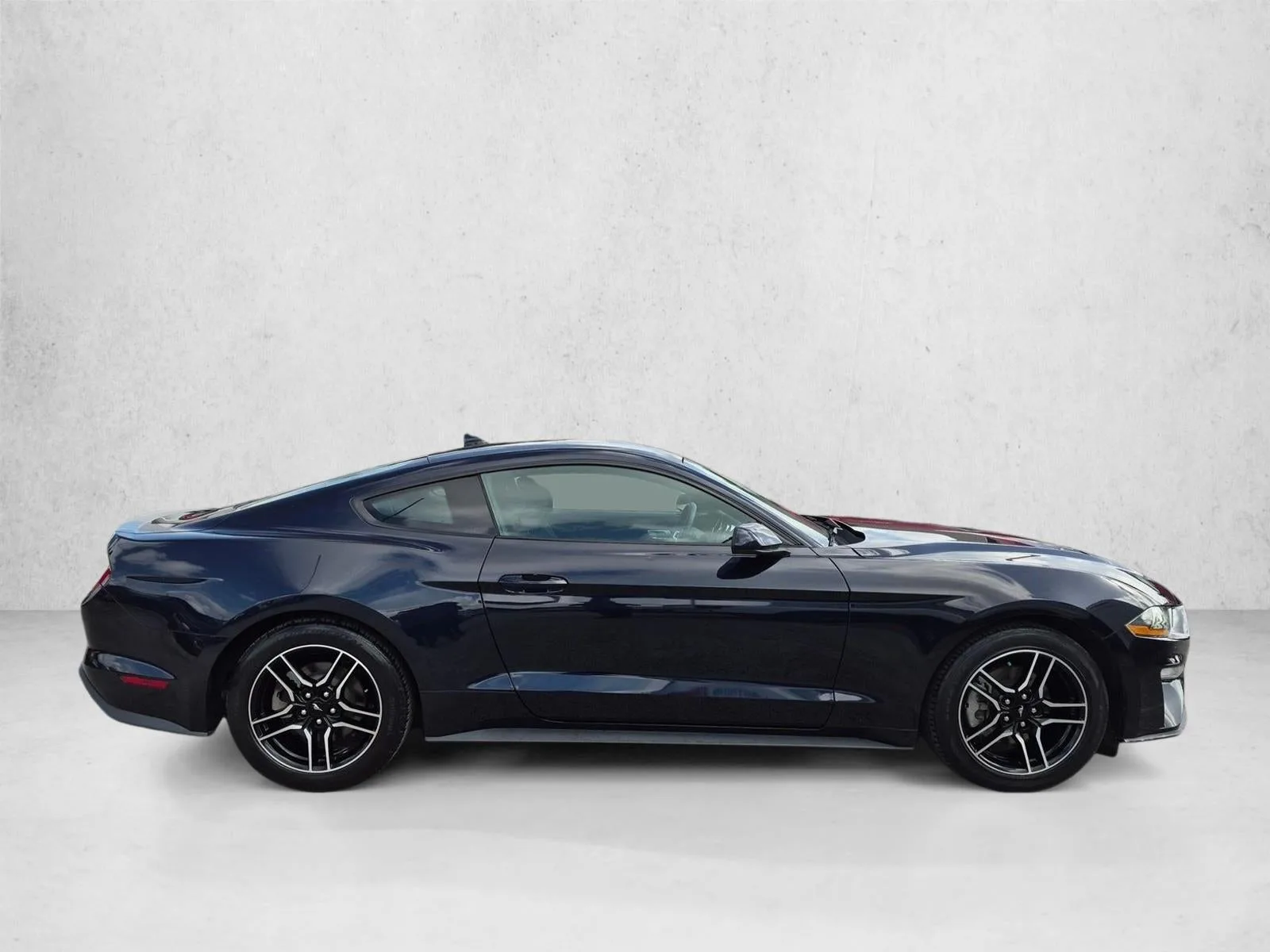 2021 Ford Mustang EcoBoost Fastback photo 4