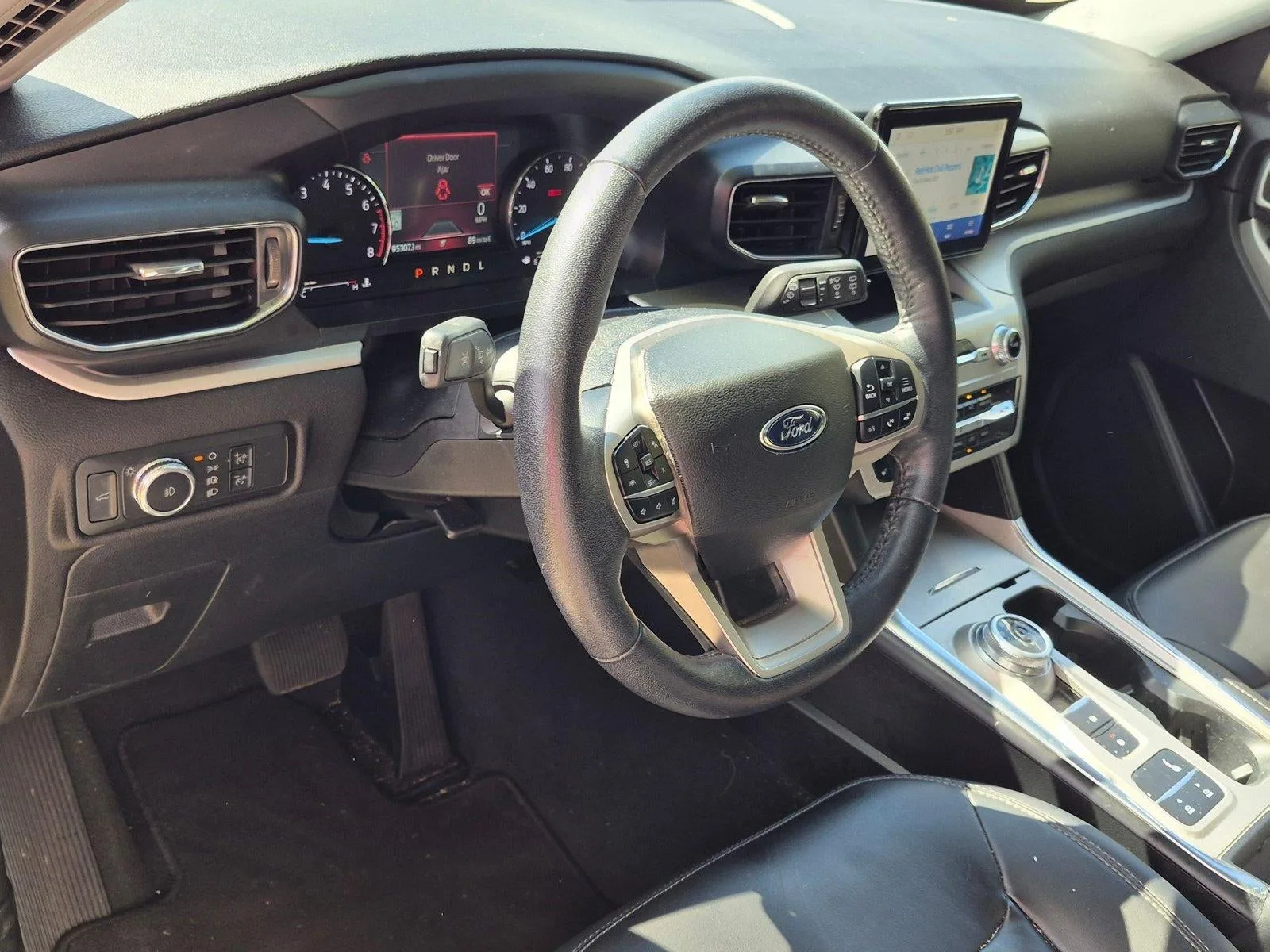 2022 Ford Explorer XLT RWD photo 5