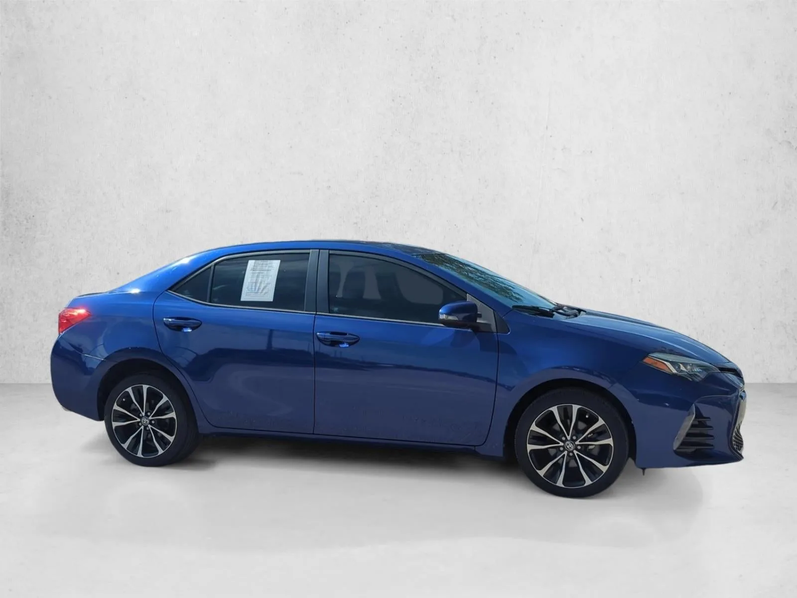 2018 Toyota Corolla SE CVT (Natl) photo 5