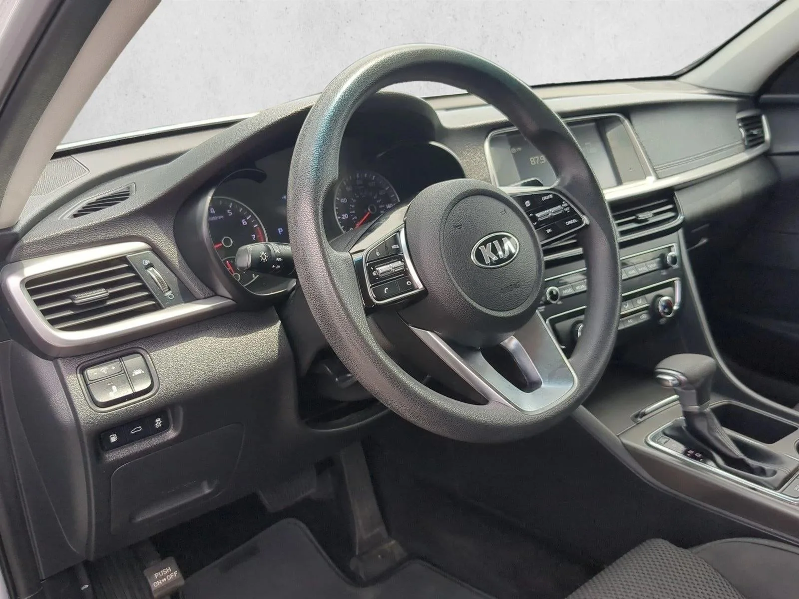 2020 Kia Optima LX photo 10