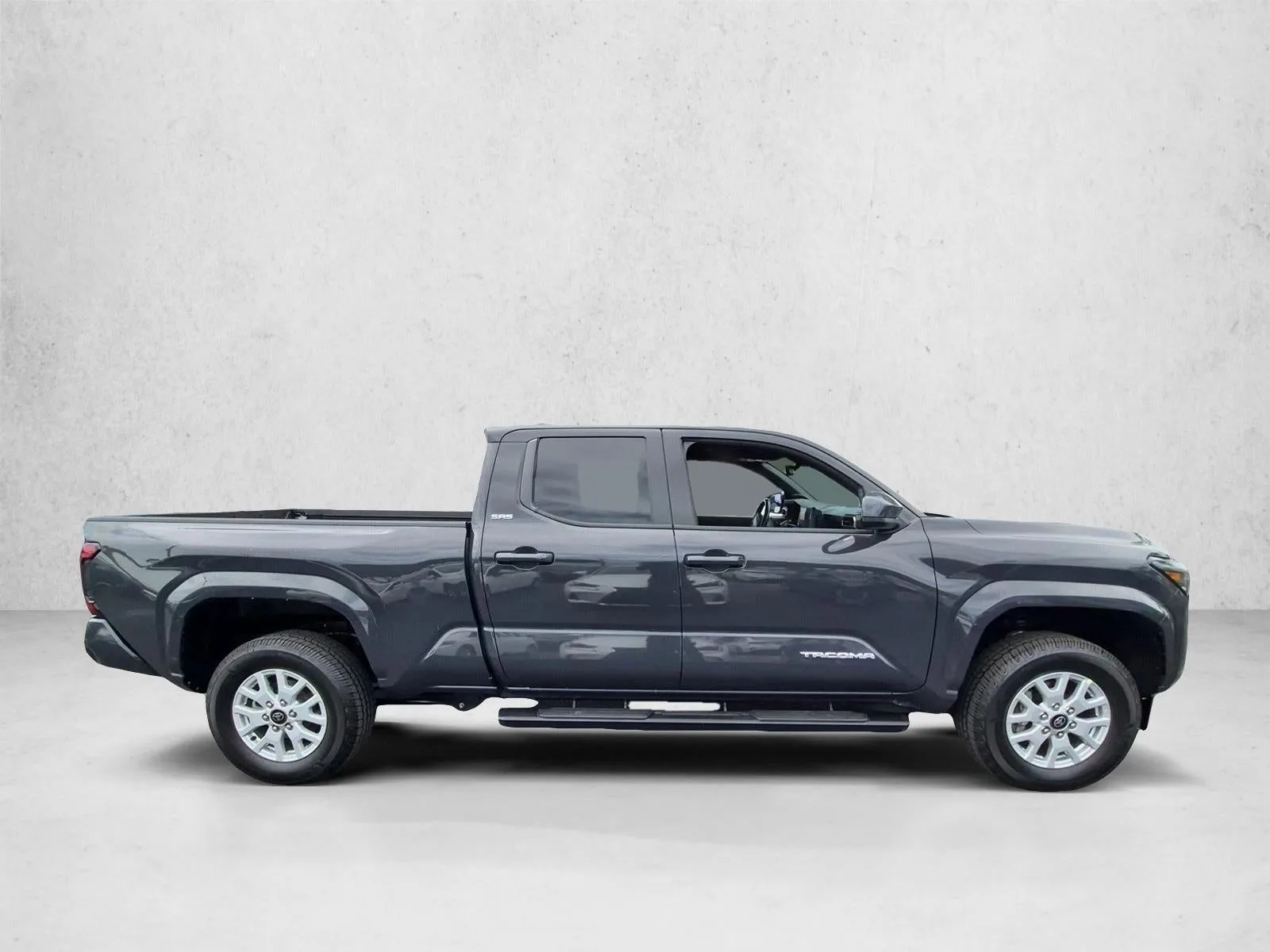 2024 Toyota Tacoma SR5 photo 4