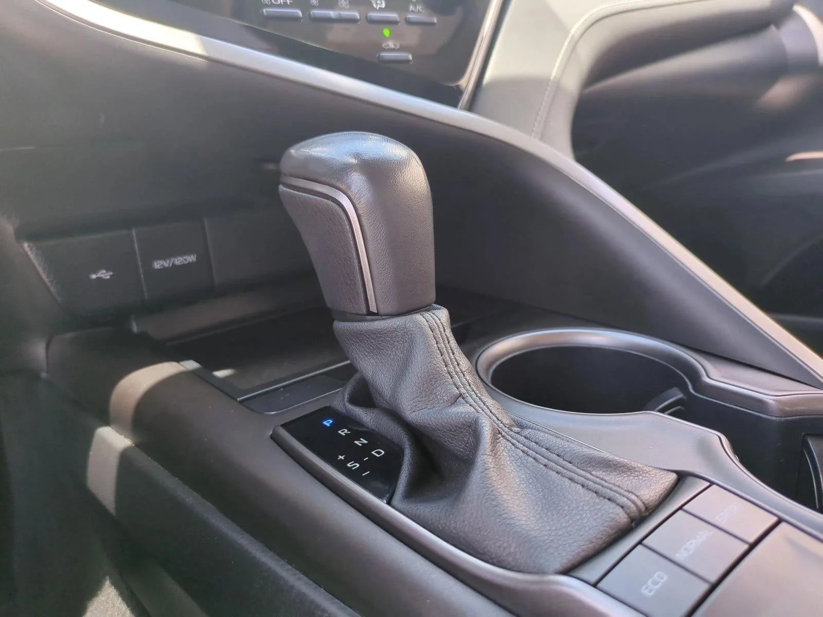 2023 Toyota Camry SE Auto (SE) photo 12