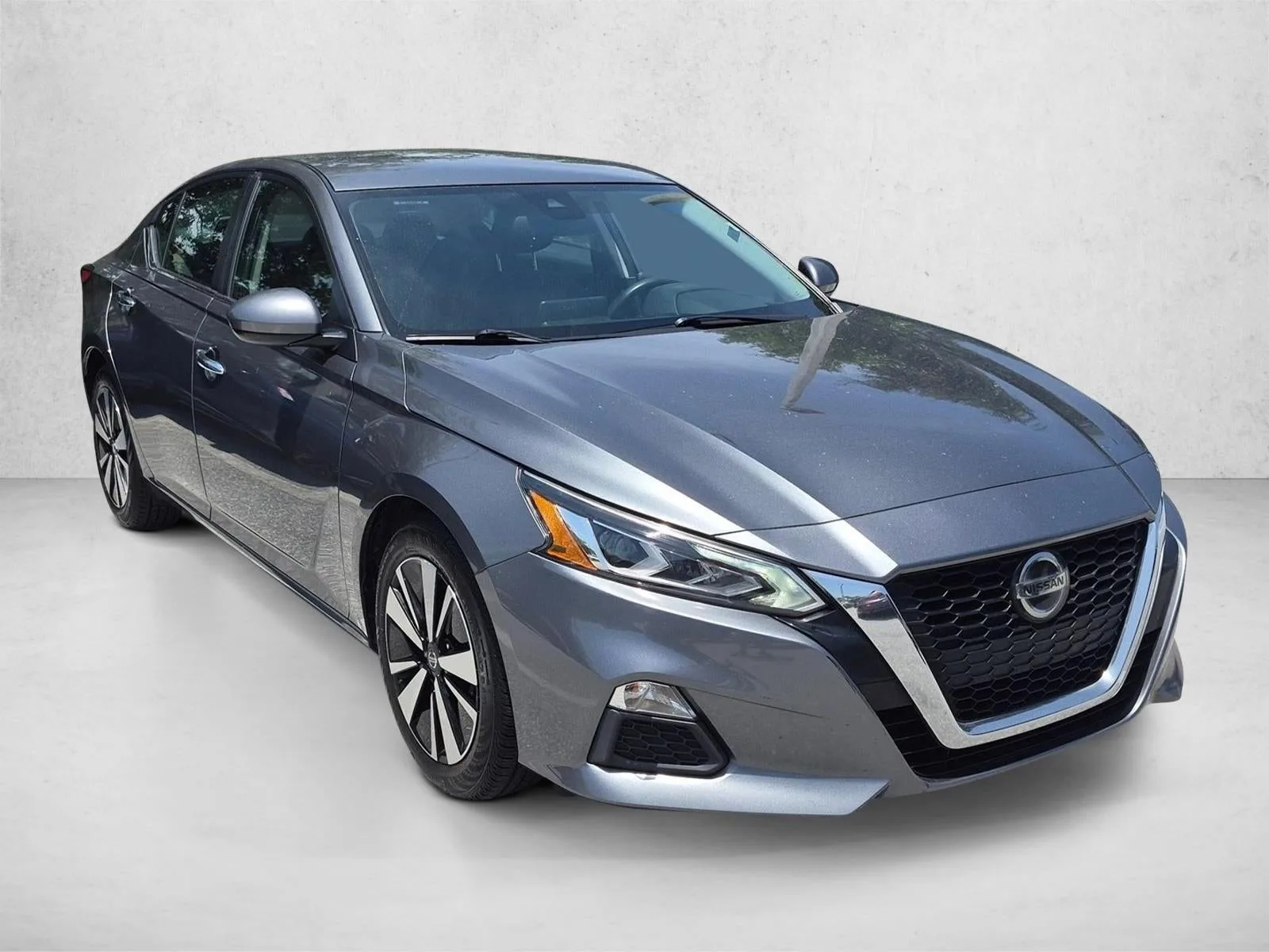 2022 Nissan Altima 2.5 SV Sedan photo 3
