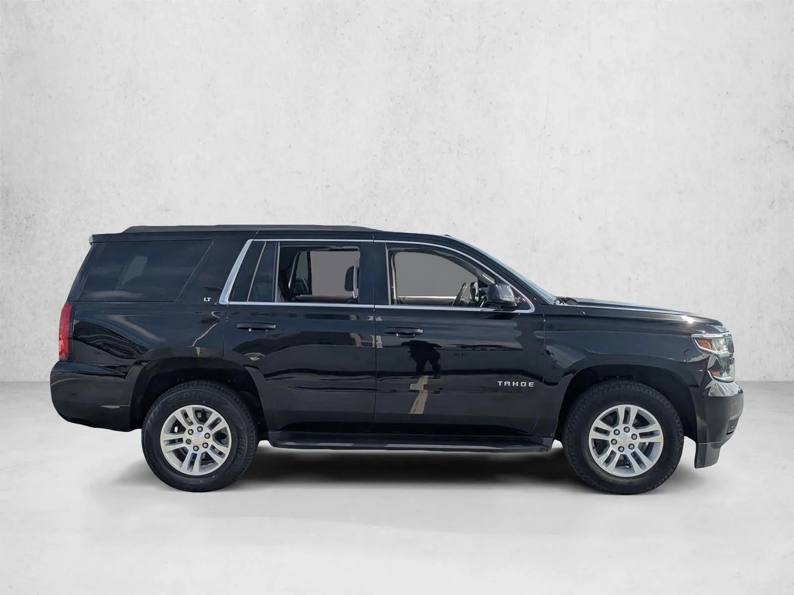 2020 Chevrolet Tahoe 4WD LT photo 4