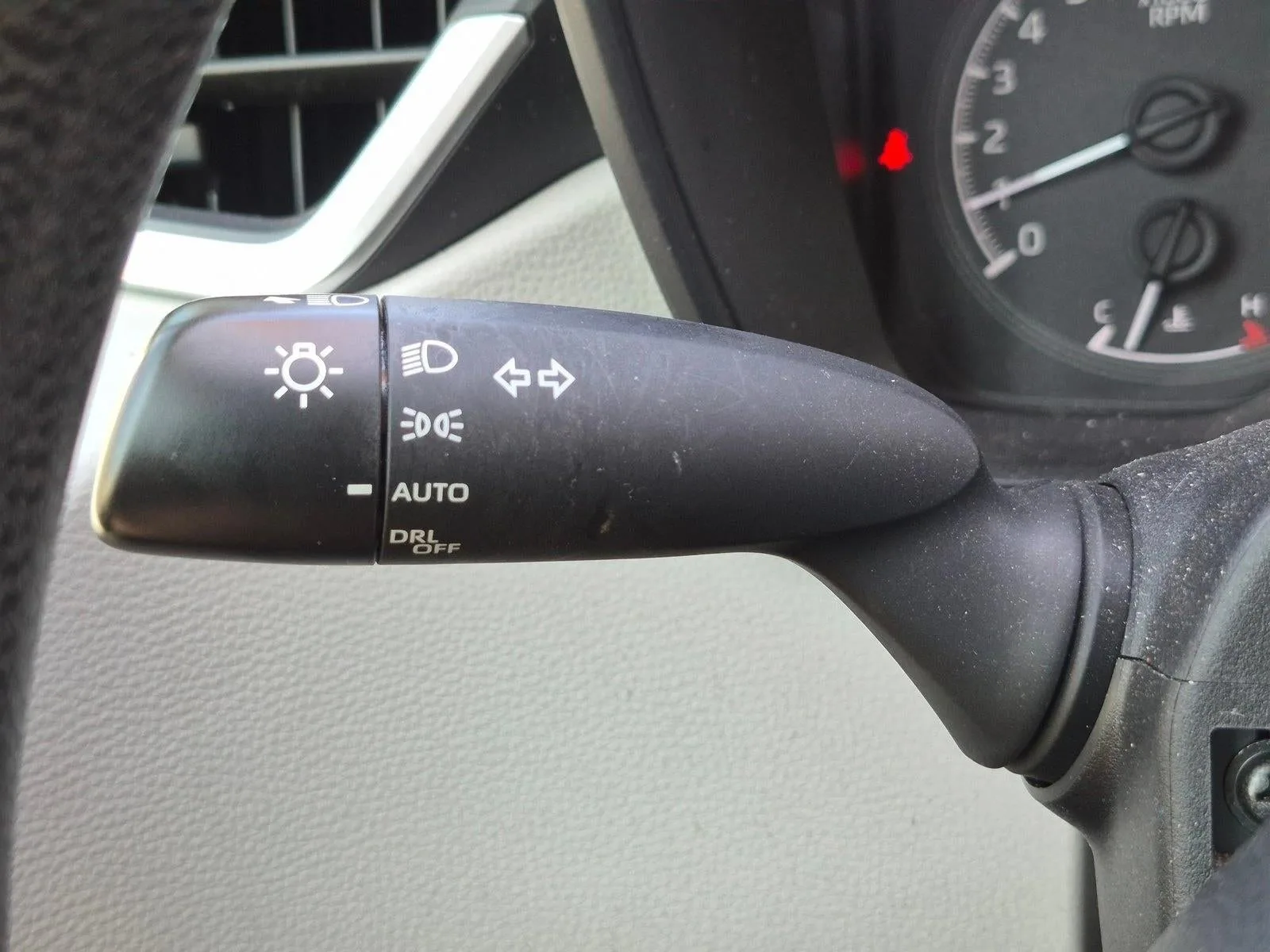 2022 Toyota Corolla LE CVT (Natl) photo 6