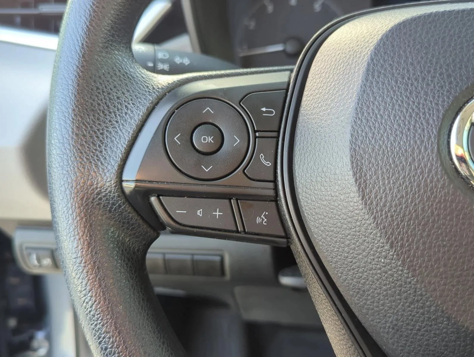 2024 Toyota Corolla LE CVT (Natl) photo 12
