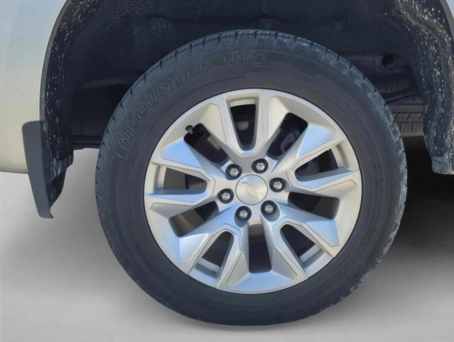 2019 Chevrolet Silverado 1500 Crew Cab Short Box 2-Wheel Drive Custom photo 6