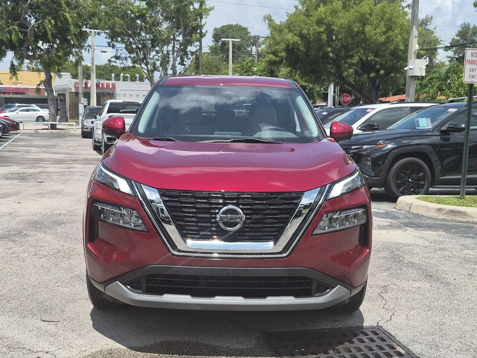 2021 Nissan Rogue FWD SV photo 2