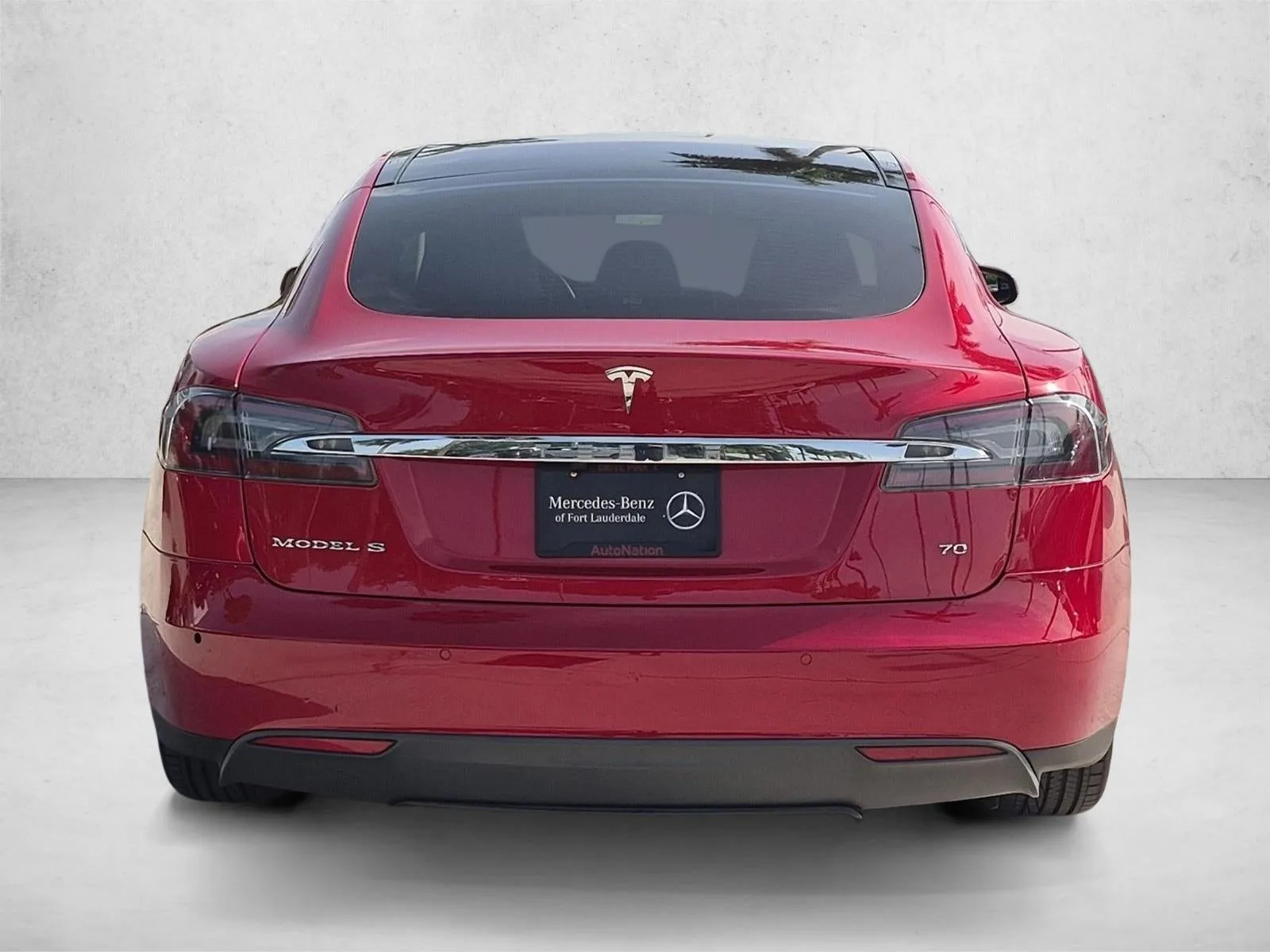 2016 Tesla Model S 4dr Sdn RWD 70 kWh Battery photo 7