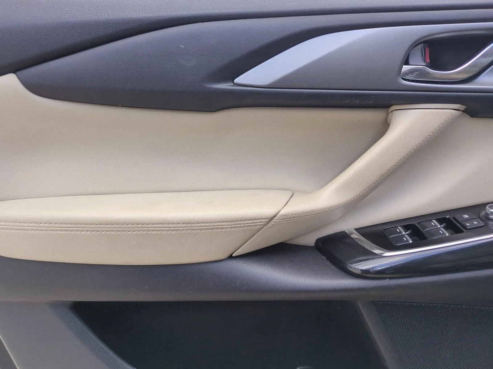2018 Mazda CX-9 Touring FWD photo 8