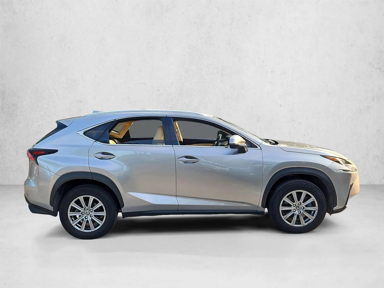 2018 Lexus NX 300 FWD photo 4