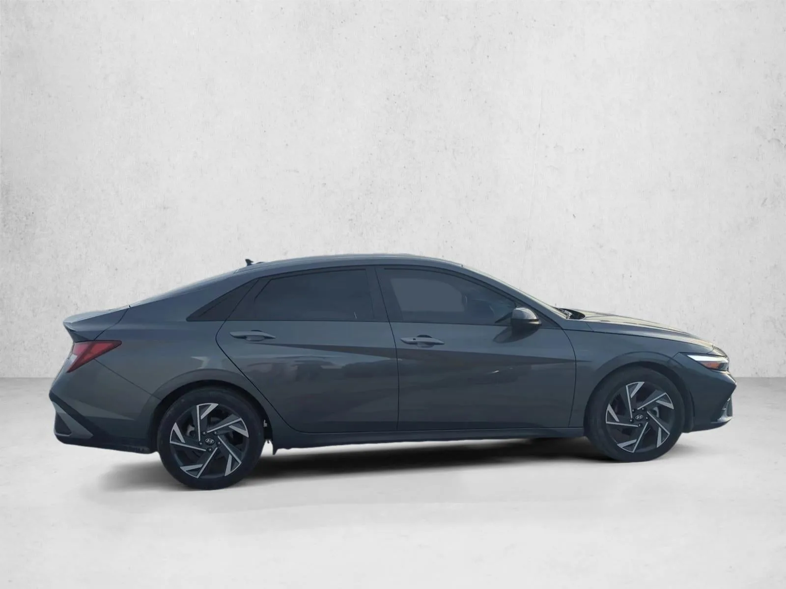 2025 Hyundai ELANTRA SEL Sport IVT photo 4
