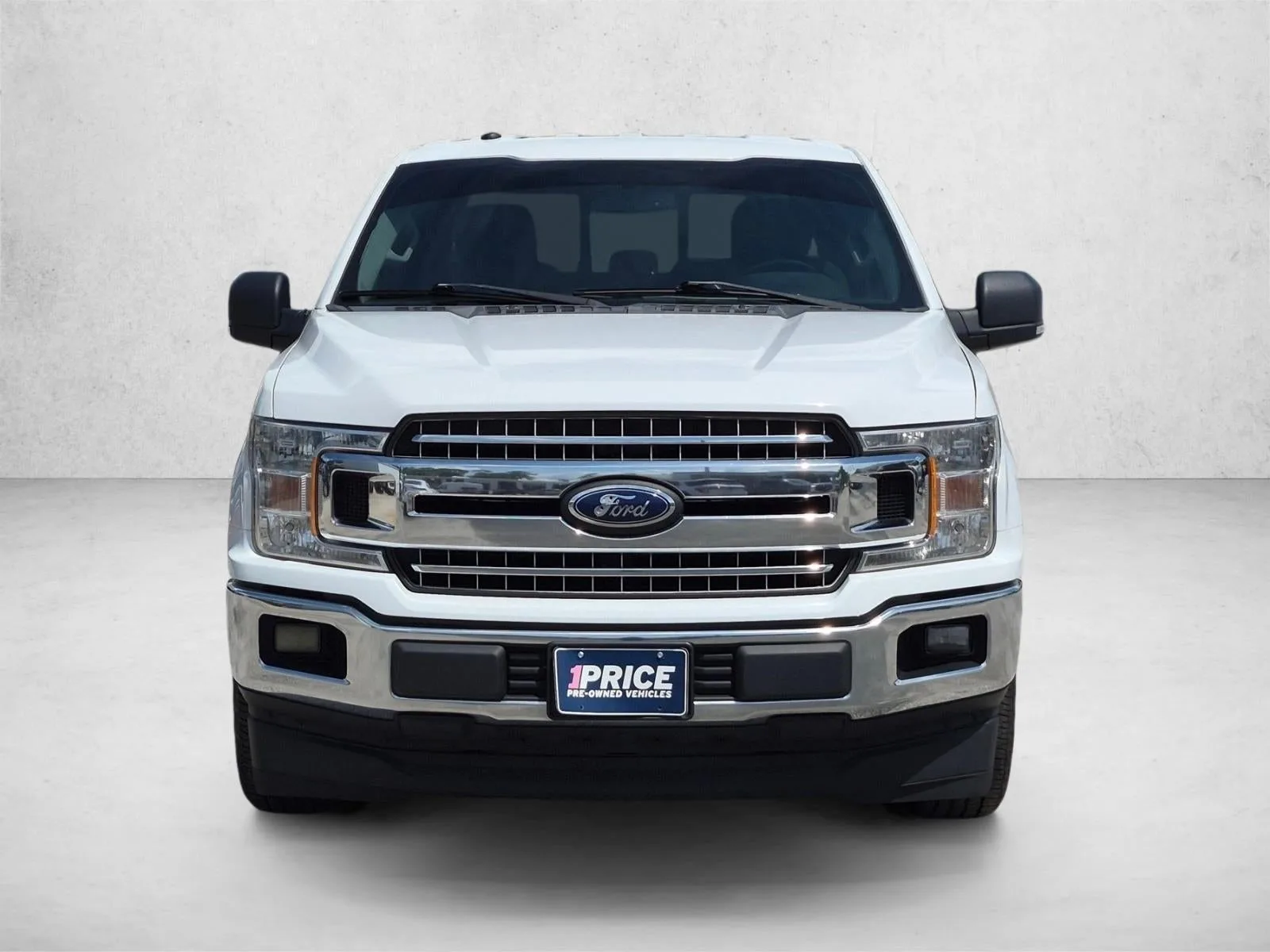 2018 Ford F-150 XLT 2WD SuperCrew 5.5' Box photo 2