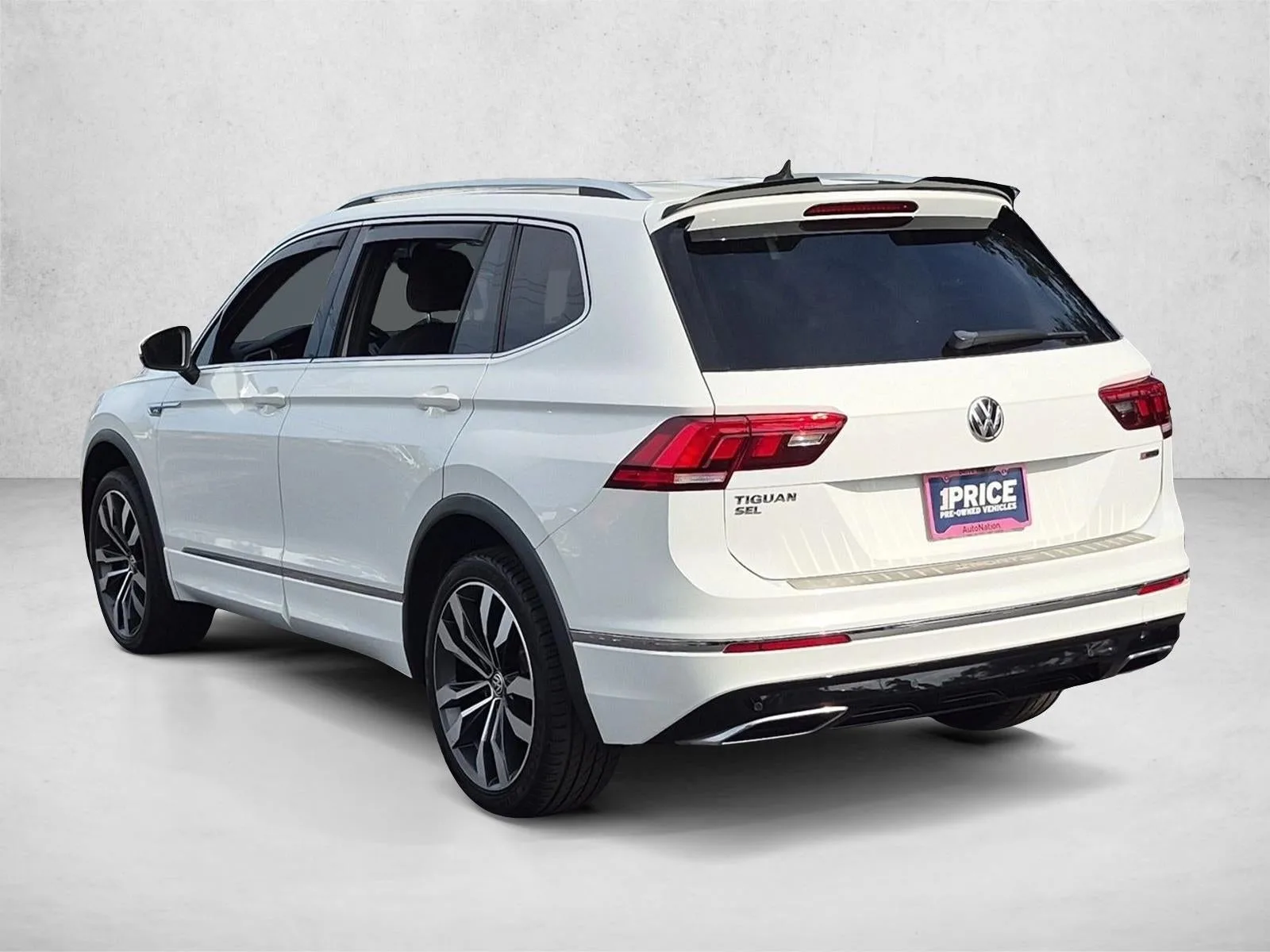 2020 Volkswagen Tiguan 2.0T SEL Premium R-Line photo 8