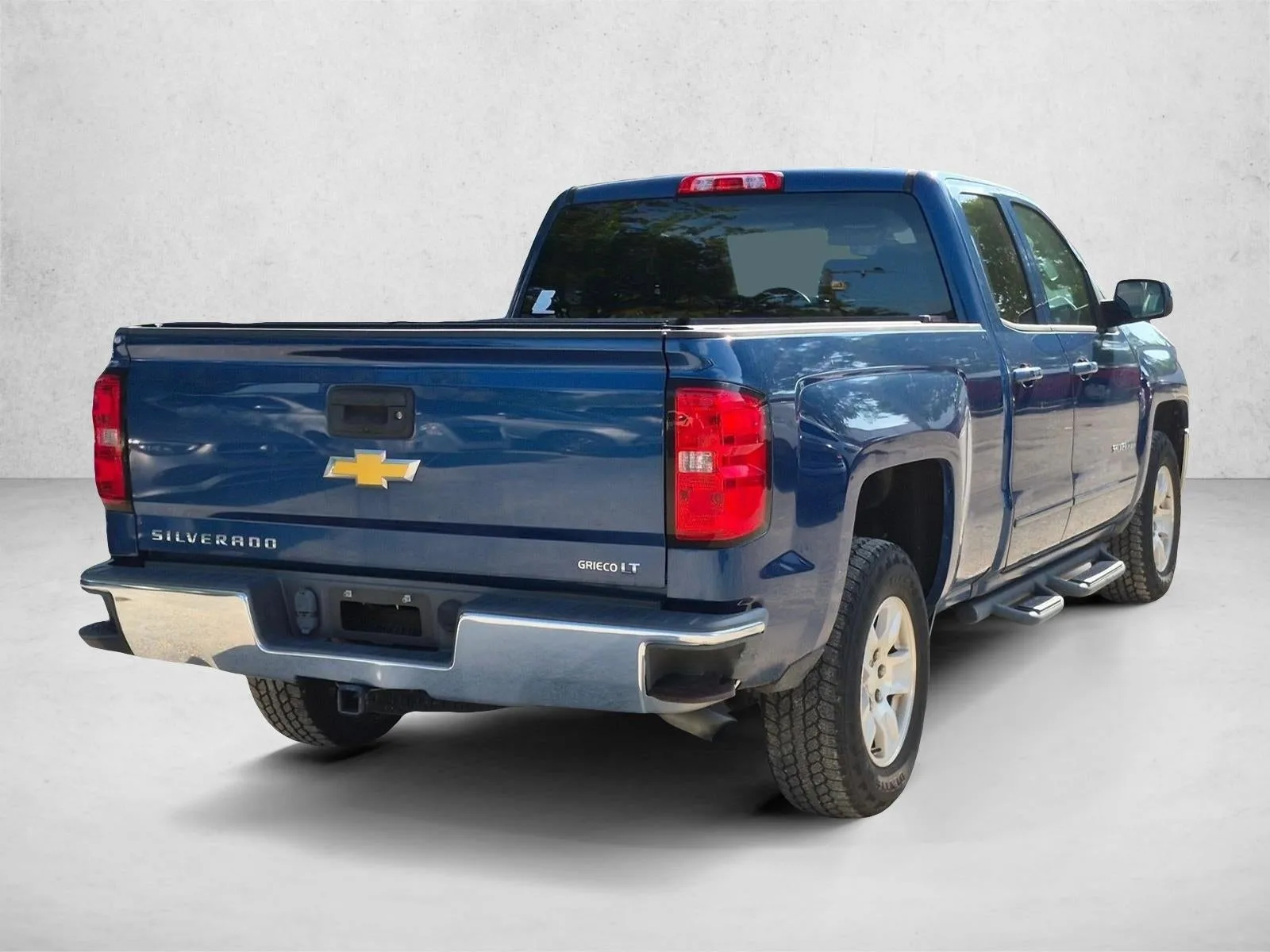2018 Chevrolet Silverado 1500 LT photo 3