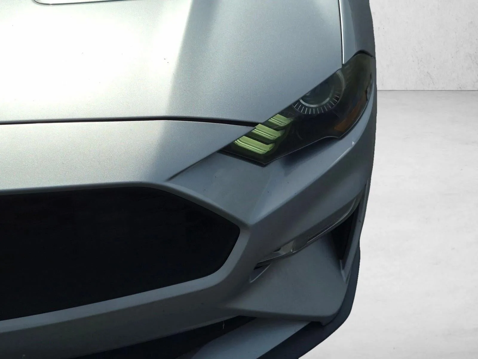 2019 Ford Mustang EcoBoost photo 9