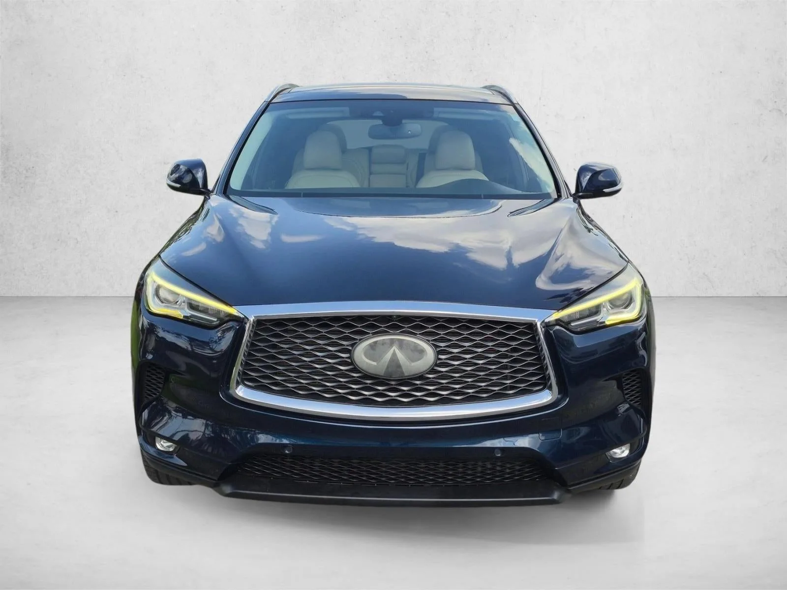 2019 INFINITI QX50 ESSENTIAL FWD photo 2