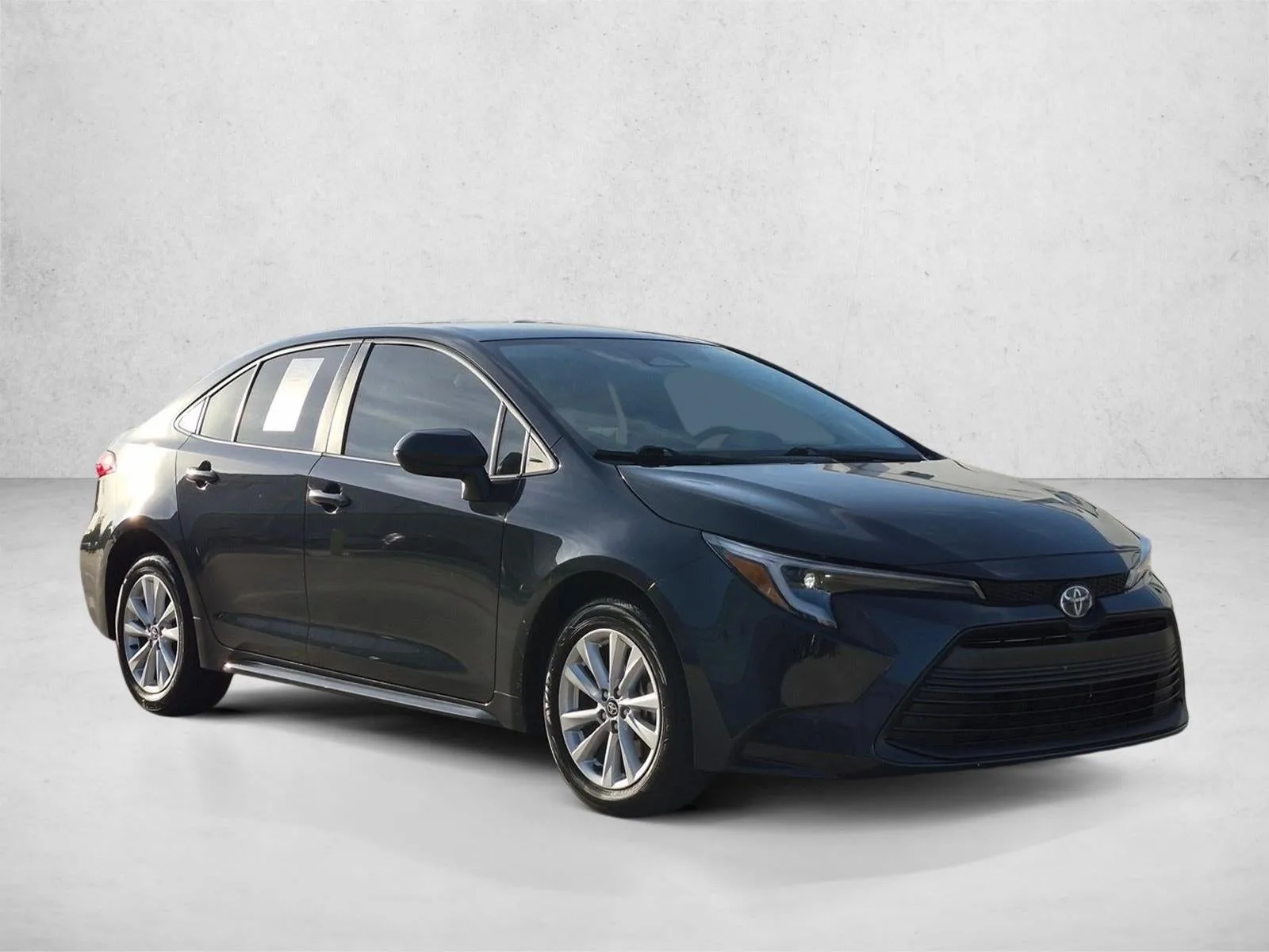 2023 Toyota Corolla Hybrid LE FWD (Natl) photo 3