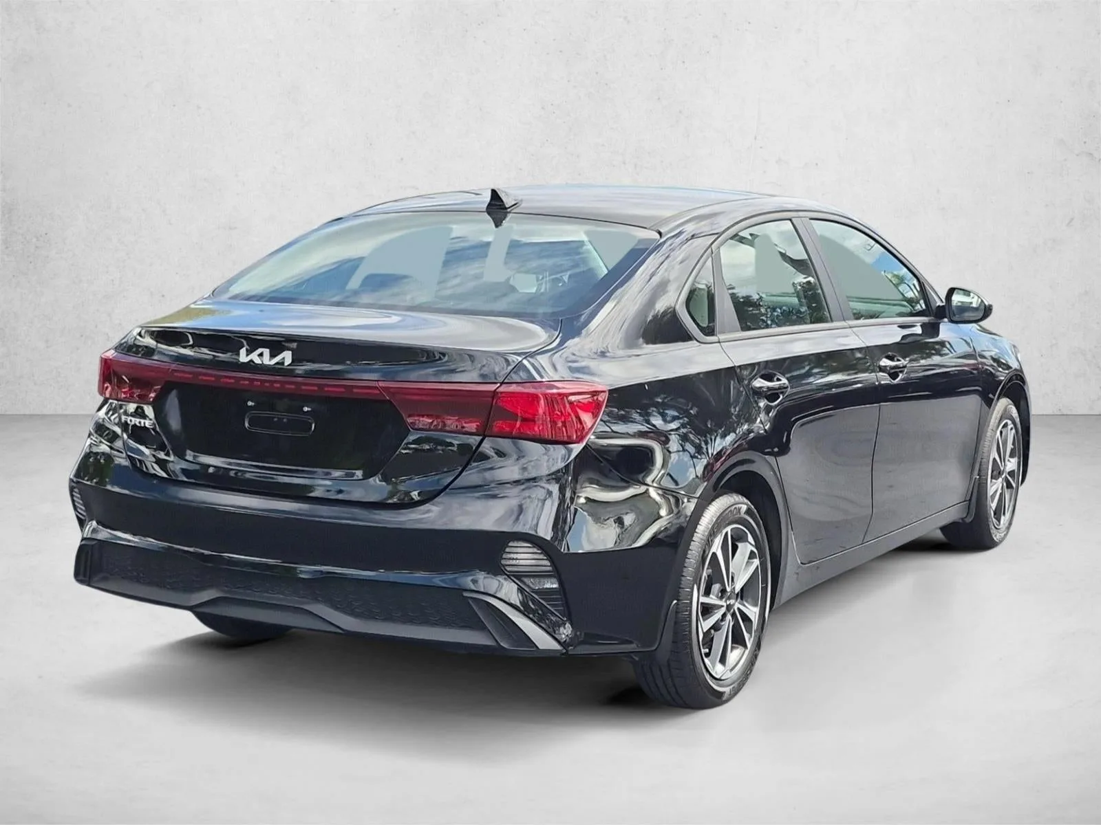2024 Kia Forte LXS photo 5