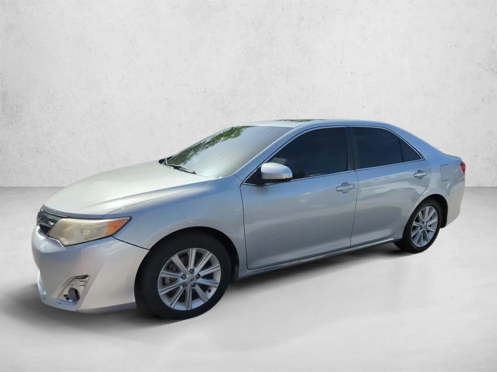 2014 Toyota Camry 4dr Sdn I4 Auto XLE (Natl) *Ltd Avail* photo 5